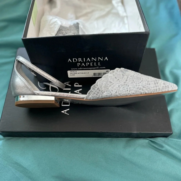 Brand new in box Adrianna Papell silver Trala 8.5 flats bride or bridesmaid - Picture 3 of 4